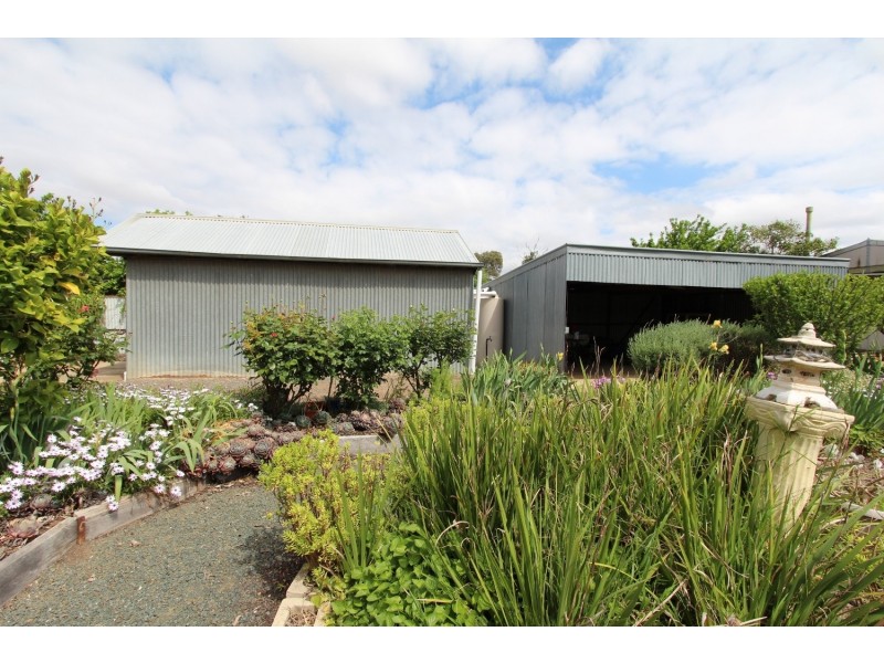 25 Grant Street, Goornong VIC 3557