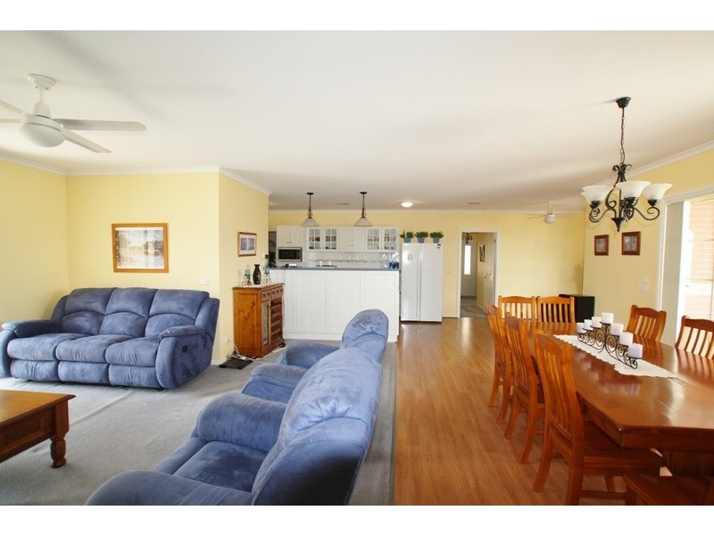 22 Irrabella Place, Kangaroo Flat VIC 3555