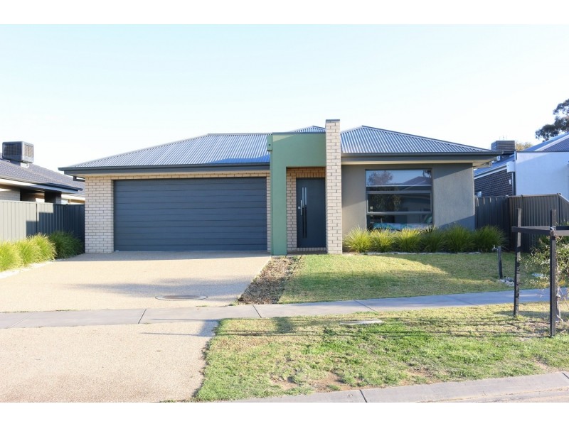 12 Elsworth Drive, Strathfieldsaye VIC 3551