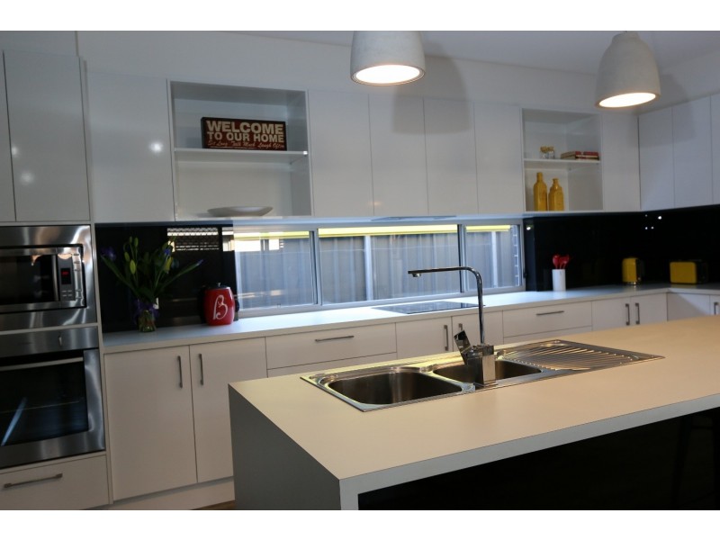 12 Elsworth Drive, Strathfieldsaye VIC 3551