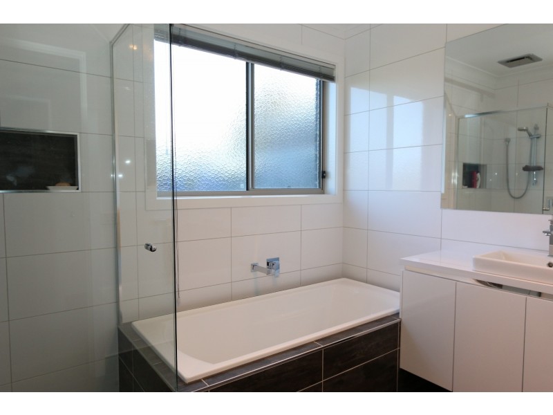 12 Elsworth Drive, Strathfieldsaye VIC 3551