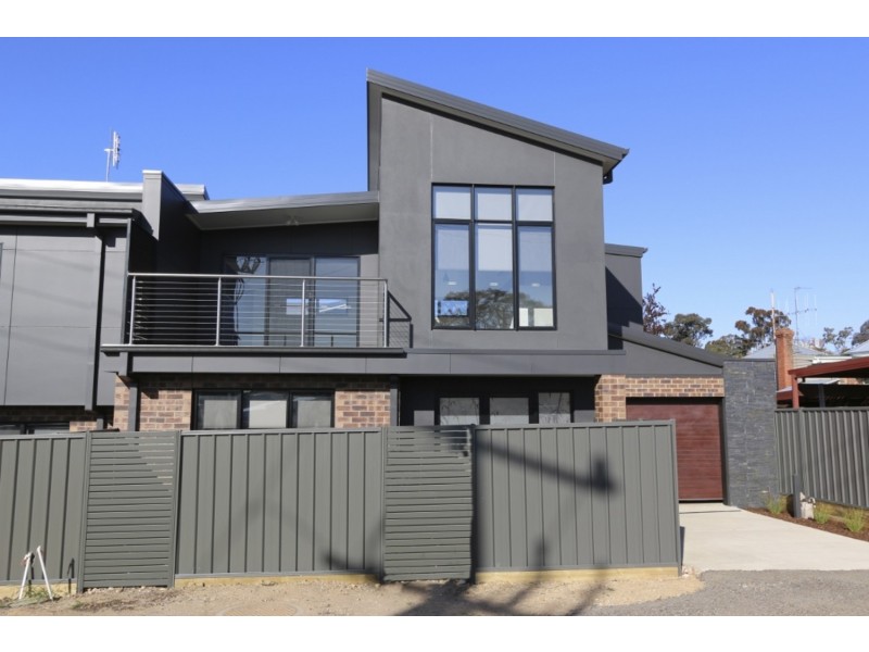 1/1 Russell Street, Quarry Hill VIC 3550