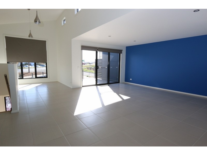 1/1 Russell Street, Quarry Hill VIC 3550