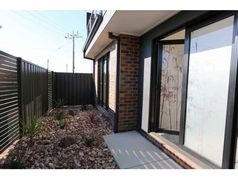 1/1 Russell Street, Quarry Hill VIC 3550