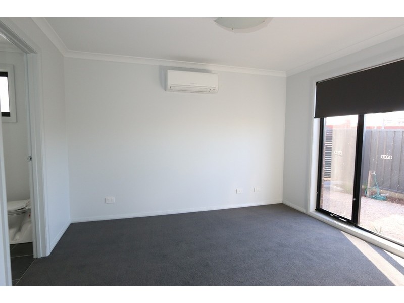 2/49 Little Breen Street, Quarry Hill VIC 3550