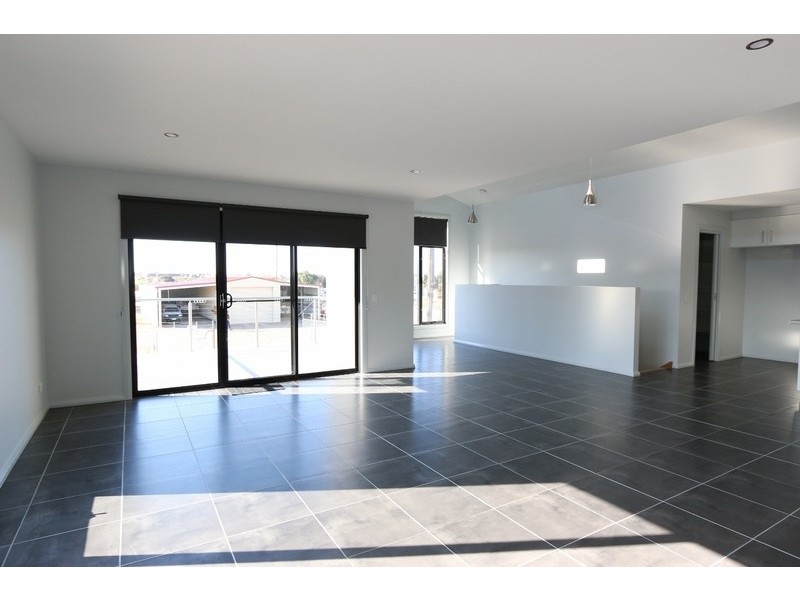 2/49 Little Breen Street, Quarry Hill VIC 3550