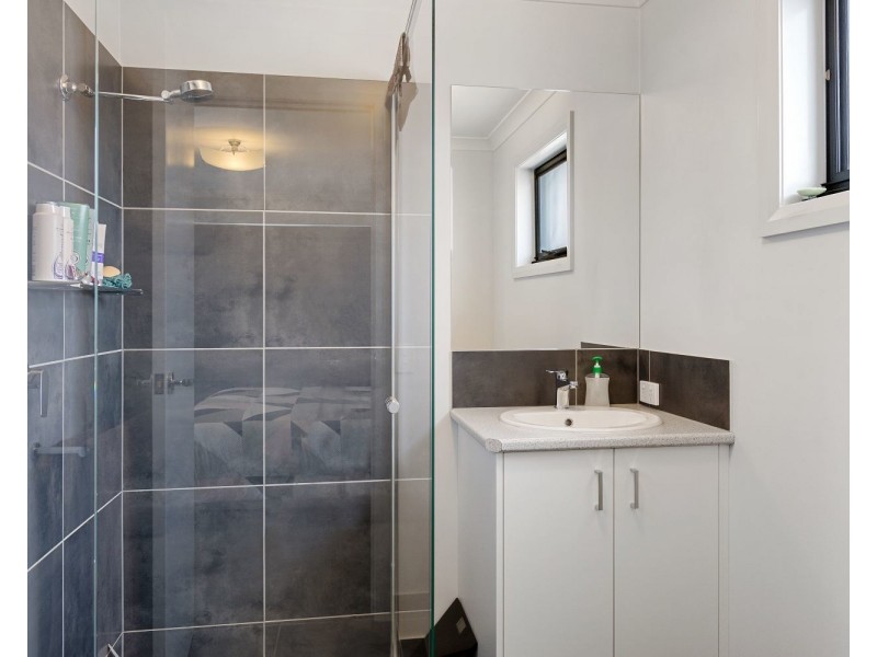 2/49 Little Breen Street, Quarry Hill VIC 3550