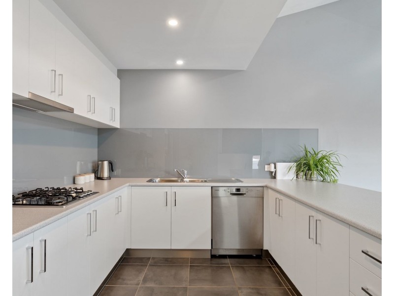 2/49 Little Breen Street, Quarry Hill VIC 3550