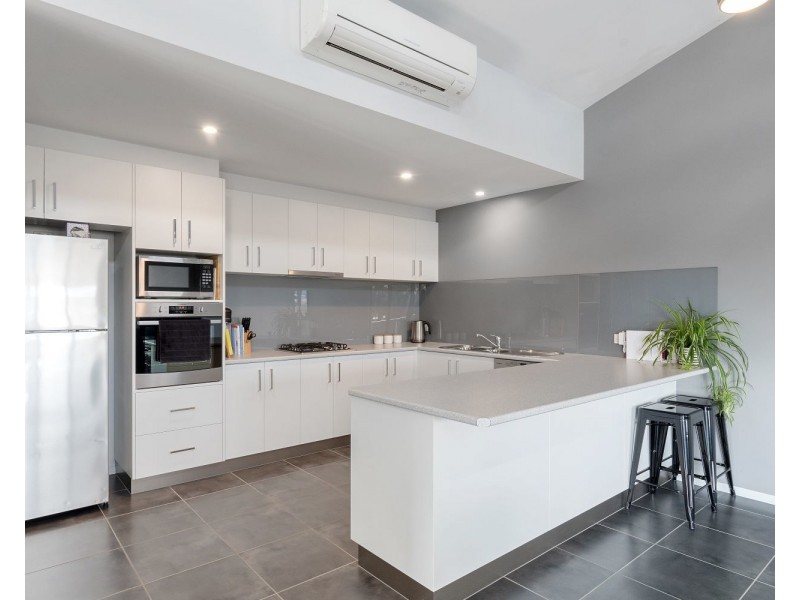 2/49 Little Breen Street, Quarry Hill VIC 3550