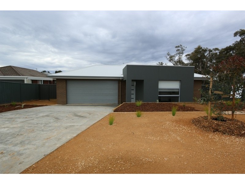 13 Courage Court, Strathfieldsaye VIC 3551