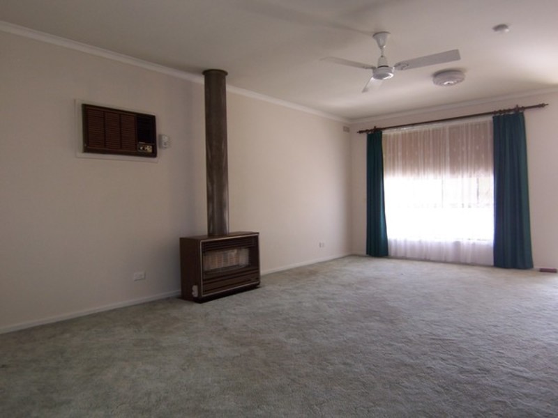 1a/1 Olympic Parade, Kangaroo Flat VIC 3555