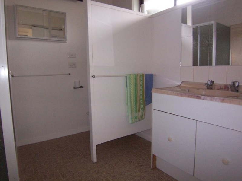 1a/1 Olympic Parade, Kangaroo Flat VIC 3555