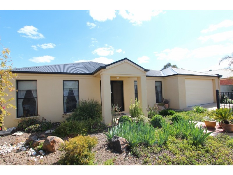 21 Waterford Drive, Strathfieldsaye VIC 3551