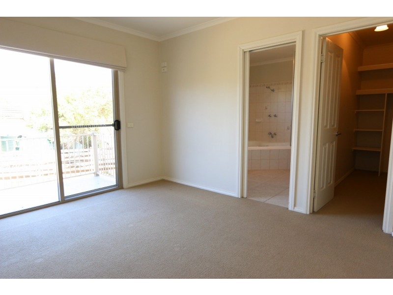 11 Aviary Court, Strathdale VIC 3550