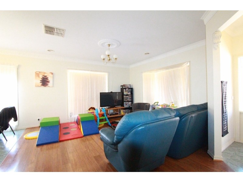 9 Kate Close, Kennington VIC 3550