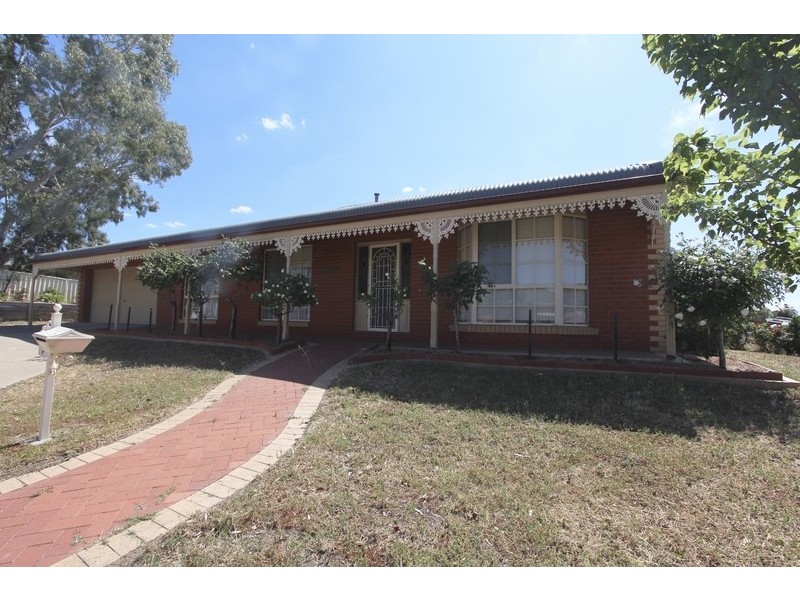 9 Kate Close, Kennington VIC 3550