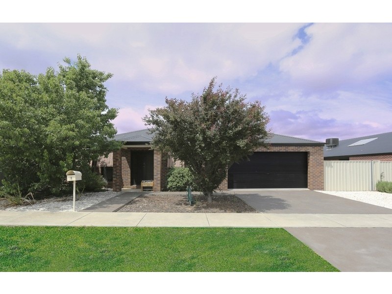 8 Clover Close, Strathfieldsaye VIC 3551