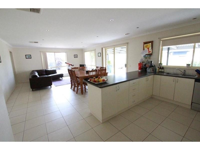 8 Clover Close, Strathfieldsaye VIC 3551
