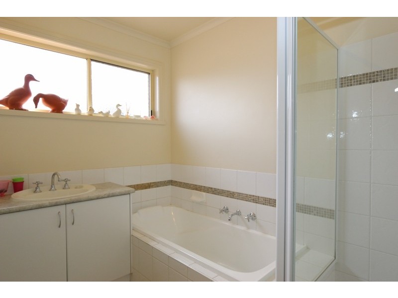 8 Clover Close, Strathfieldsaye VIC 3551