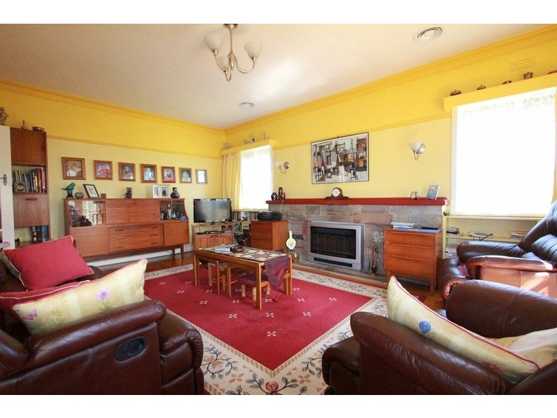 22 Nish Street, Flora Hill VIC 3550