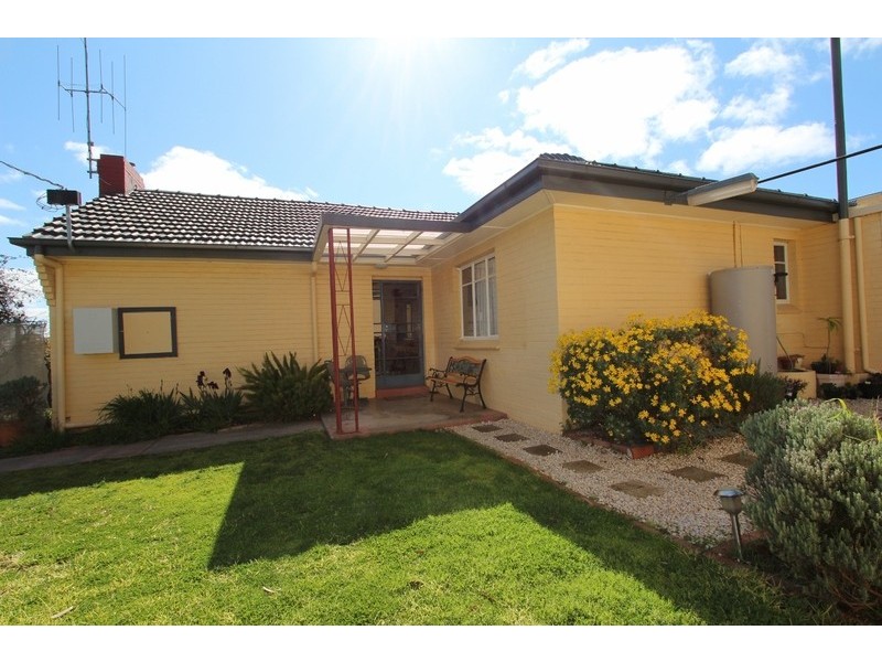 22 Nish Street, Flora Hill VIC 3550