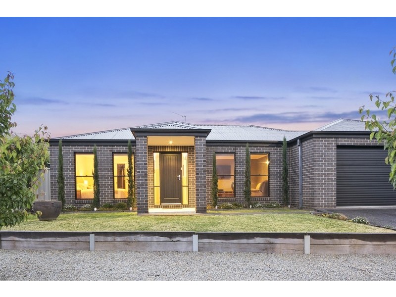 50 Arthurs Crescent, Strathfieldsaye VIC 3551