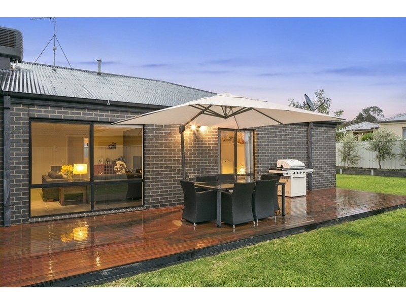 50 Arthurs Crescent, Strathfieldsaye VIC 3551