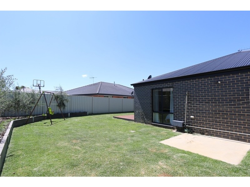 50 Arthurs Crescent, Strathfieldsaye VIC 3551