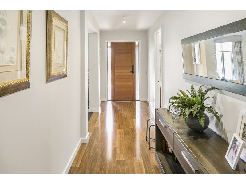 8 Snowgum Court, Strathdale VIC 3550