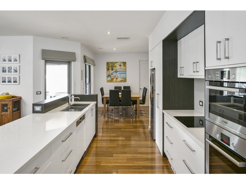 8 Snowgum Court, Strathdale VIC 3550