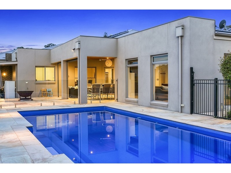 8 Snowgum Court, Strathdale VIC 3550