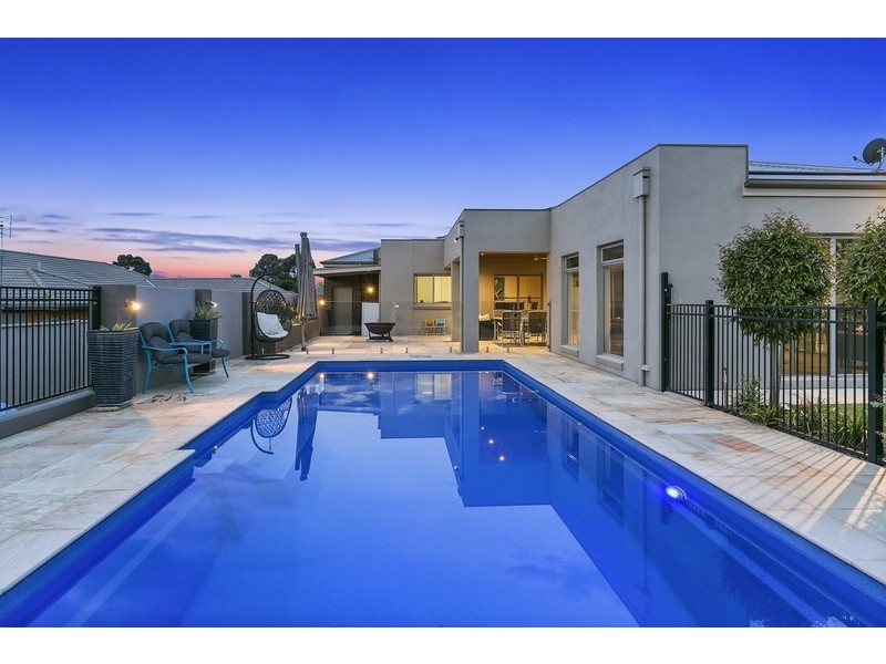 8 Snowgum Court, Strathdale VIC 3550