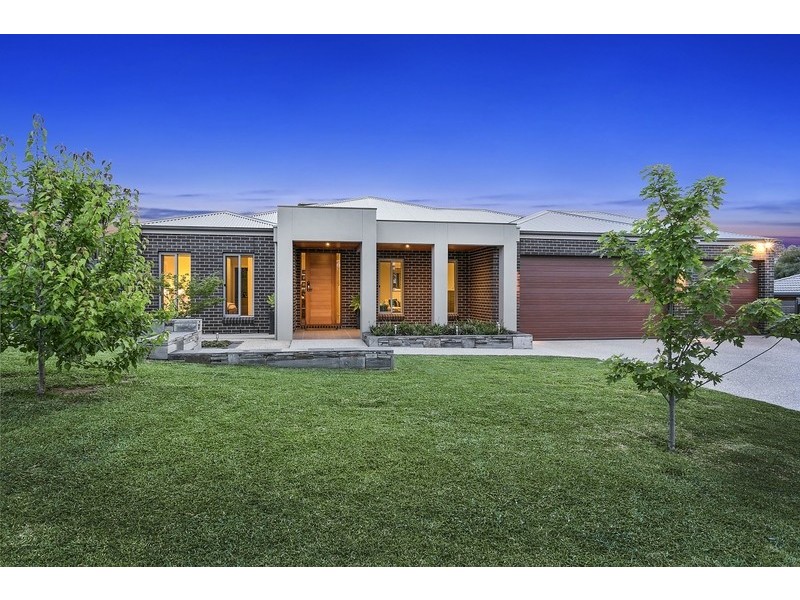 8 Snowgum Court, Strathdale VIC 3550