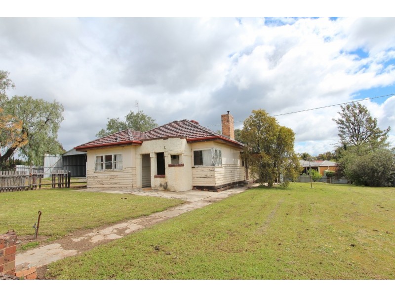 22-24 Youlden Street, California Gully VIC 3556