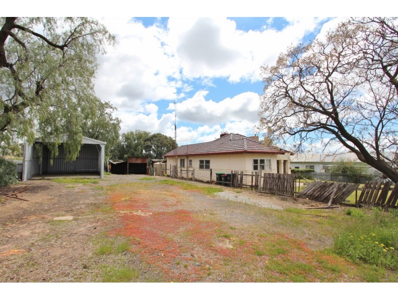 22-24 Youlden Street, California Gully VIC 3556