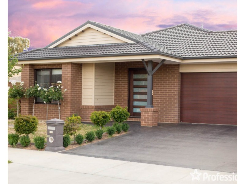 18 Perry Lane, Epsom VIC 3551