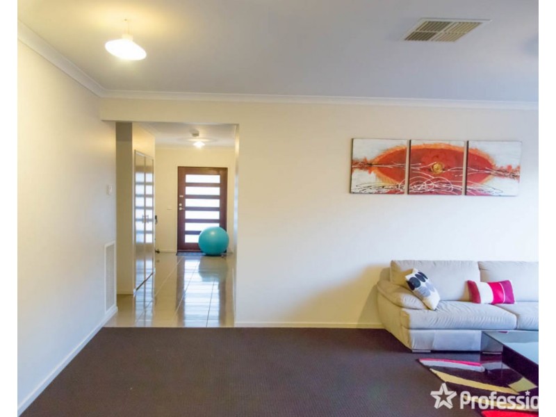 18 Perry Lane, Epsom VIC 3551
