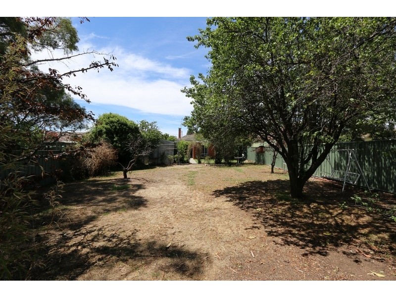 118 Neale Street, Flora Hill VIC 3550