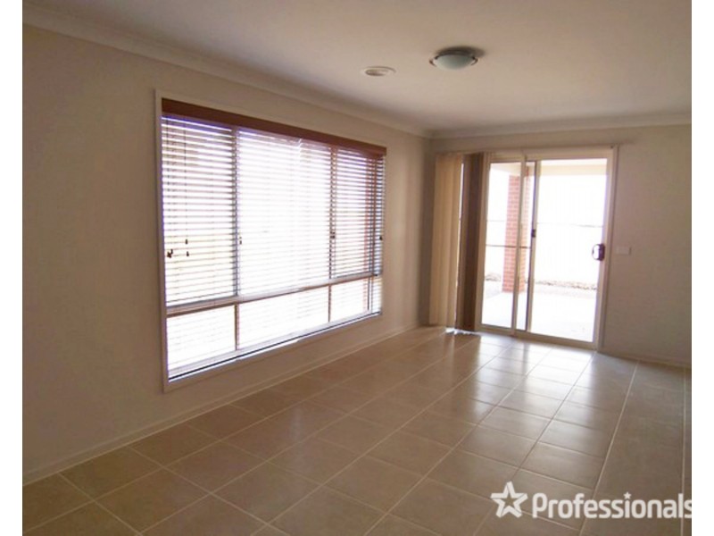 15 Tununga Circuit, Kangaroo Flat VIC 3555