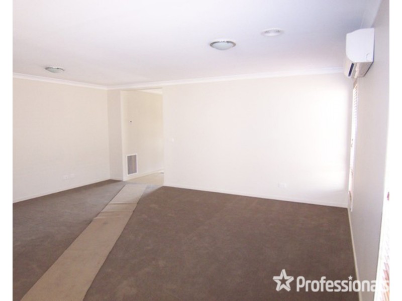 15 Tununga Circuit, Kangaroo Flat VIC 3555