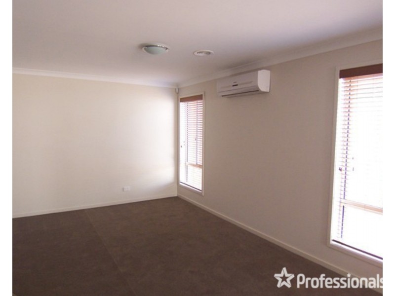 15 Tununga Circuit, Kangaroo Flat VIC 3555