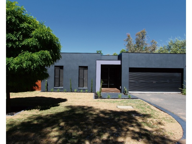 9A Chantelle Court, Kangaroo Flat VIC 3555
