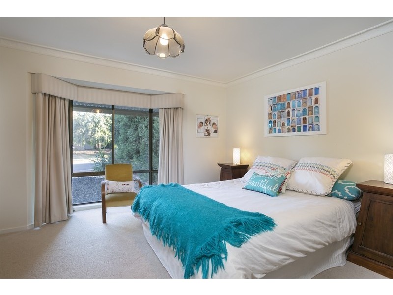 15 Paperbark Court, Strathdale VIC 3550