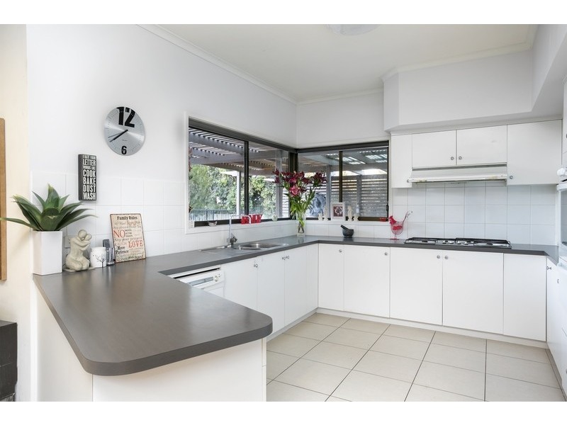 15 Paperbark Court, Strathdale VIC 3550