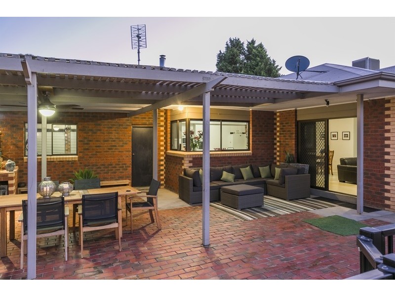 15 Paperbark Court, Strathdale VIC 3550