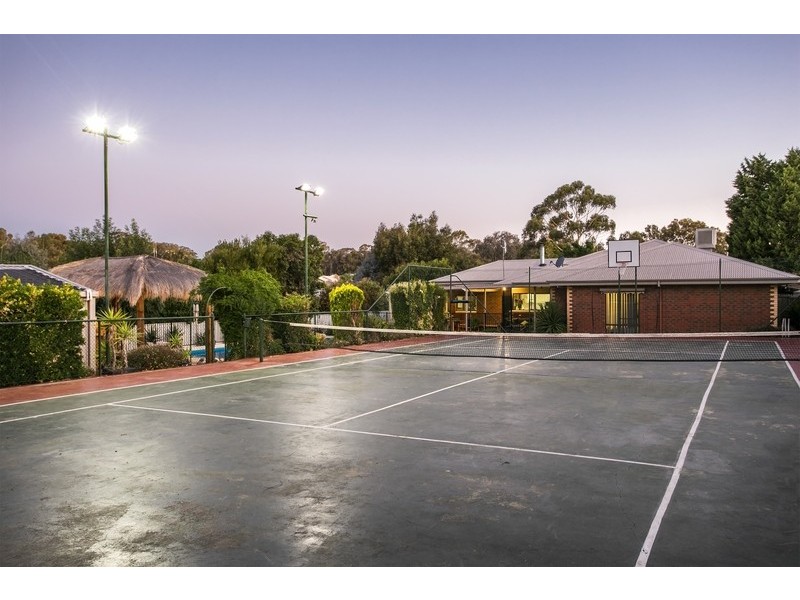 15 Paperbark Court, Strathdale VIC 3550