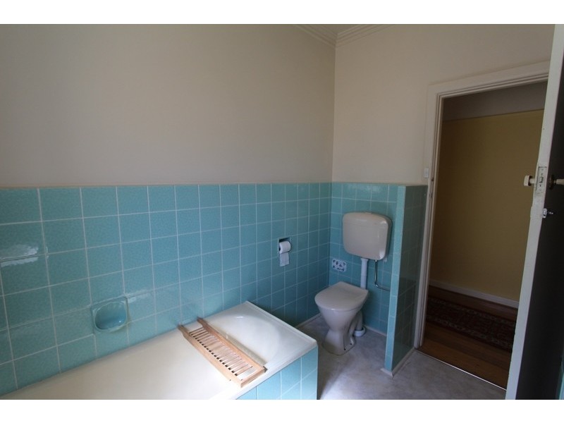 22 Nish Street, Flora Hill VIC 3550