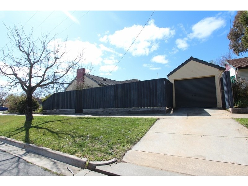 22 Nish Street, Flora Hill VIC 3550