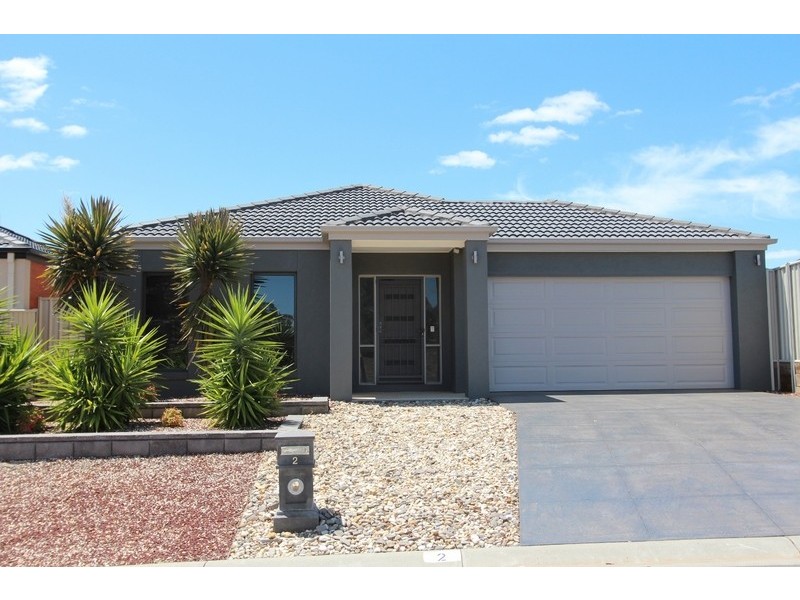 2 Tununga Circuit, Kangaroo Flat VIC 3555