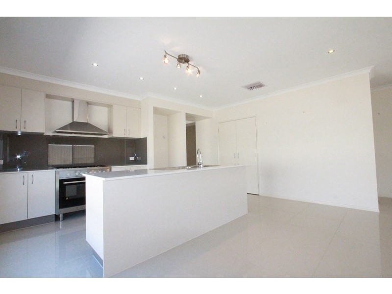 2 Tununga Circuit, Kangaroo Flat VIC 3555